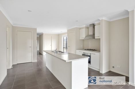 Property photo of 3 Spearfelt Street Kurunjang VIC 3337