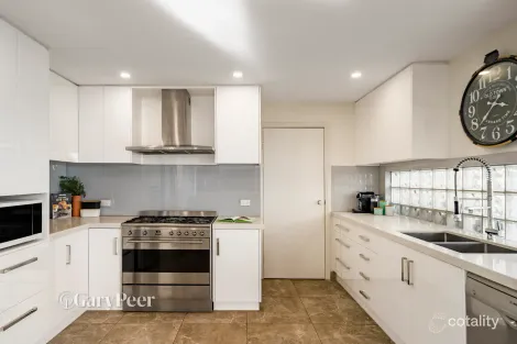 Property photo of 36 Fitzgibbon Crescent Caulfield North VIC 3161
