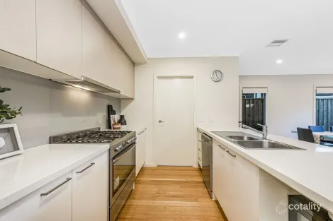 Property photo of 36 Colville Crescent Keysborough VIC 3173