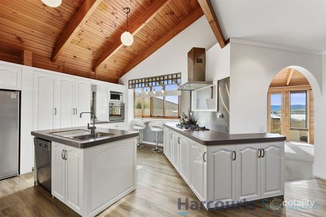 Property photo of 7 Third Avenue Midway Point TAS 7171