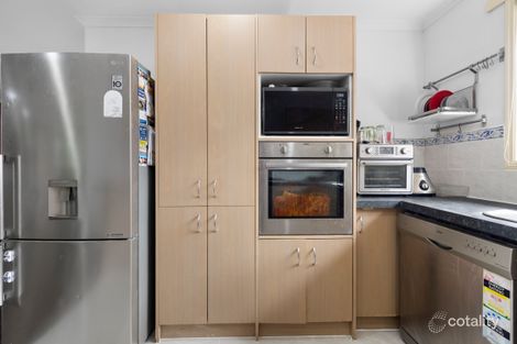 Property photo of 18 Chatham Close Cranbourne East VIC 3977