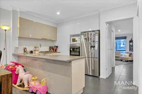 Property photo of 8 Silverstone Circuit Wollert VIC 3750