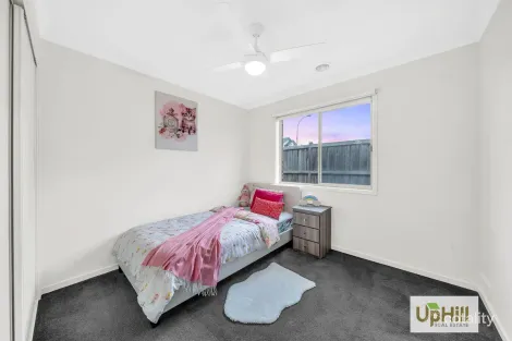 Property photo of 1 Westbourne Street Clyde North VIC 3978