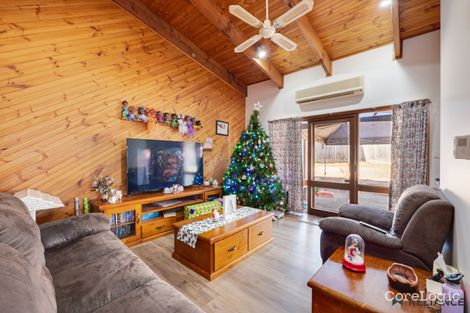 Property photo of 5 Corr Grove Melton VIC 3337