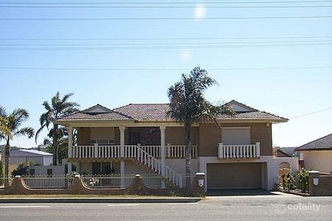 17 Hamilton Rd, Hamilton Hill, WA 6163