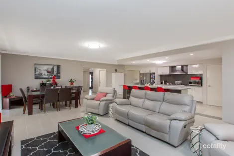 Property photo of 11 Glenelg Drive Millbridge WA 6232