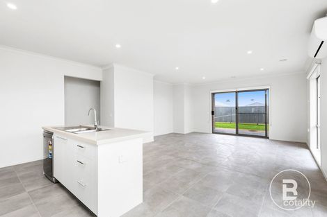 Property photo of 3 Grainger Parade Lucas VIC 3350