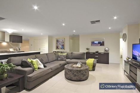 Property photo of 20 Thunderbolt Drive Cranbourne East VIC 3977