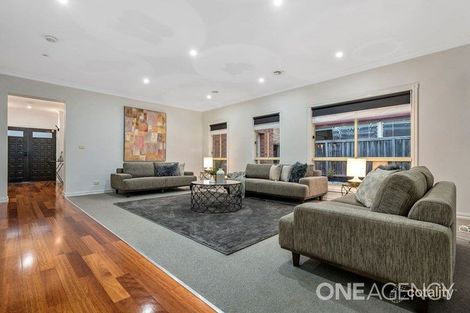 Property photo of 19 Orchardview Grove Sunbury VIC 3429