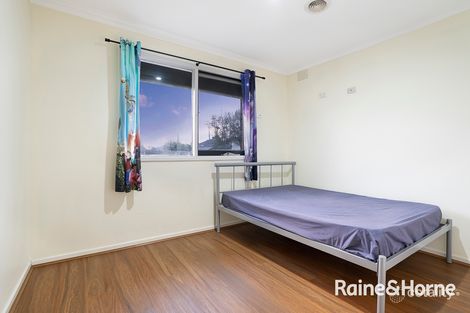 Property photo of 5 Bourke Road Cranbourne VIC 3977