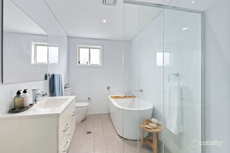 Property photo of 70 Carnarvon Drive Frenchs Forest NSW 2086