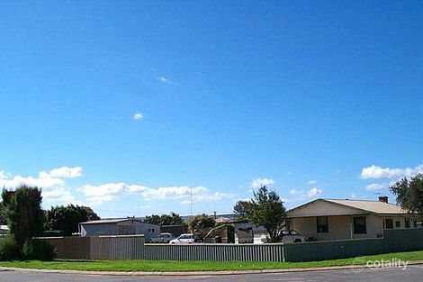 255 Fourth St, Wonthella, WA 6530