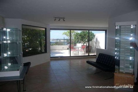 6 Fairway Ave, Southport, QLD 4215