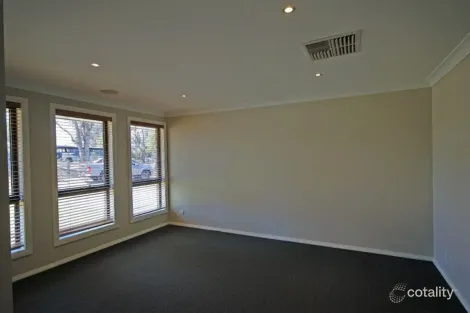 Property photo of 69 Whitebox Circuit Thurgoona NSW 2640