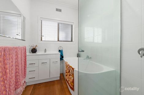 Property photo of 1/9 Quamby Avenue Hamlyn Heights VIC 3215