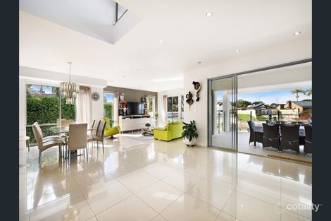 Property photo of 24 Merrimac Boulevard Broadbeach Waters QLD 4218