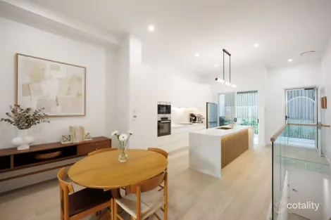 2/19 Rankin St, Indooroopilly, QLD 4068