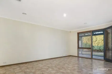 Property photo of 30 Pitfield Crescent Rowville VIC 3178