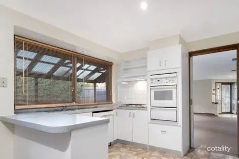 Property photo of 30 Pitfield Crescent Rowville VIC 3178