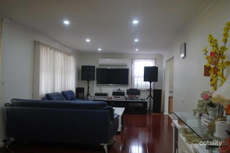 Property photo of 26 Gabo Crescent Sadleir NSW 2168