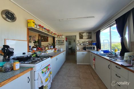 Property photo of 1 Pine Street Kalpowar QLD 4630