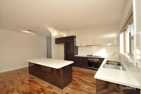 Property photo of 5 Eminence Way Craigieburn VIC 3064