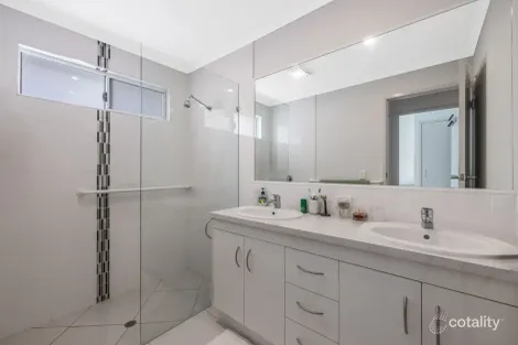 Property photo of 2 Baronet Court Golden Beach QLD 4551