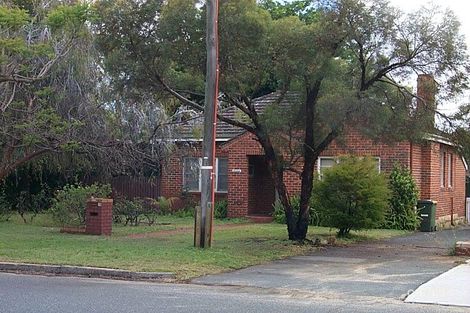 16 Craigie Cres, Manning, WA 6152