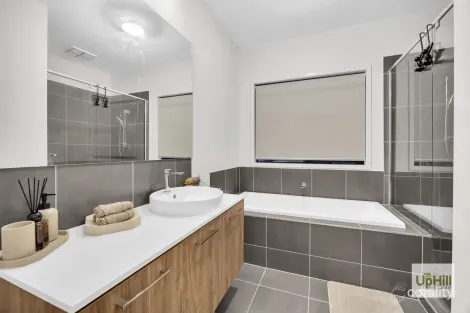 Property photo of 59 Swindale Way Clyde North VIC 3978