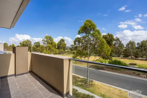 Property photo of 22 Bayvista Circuit Point Cook VIC 3030