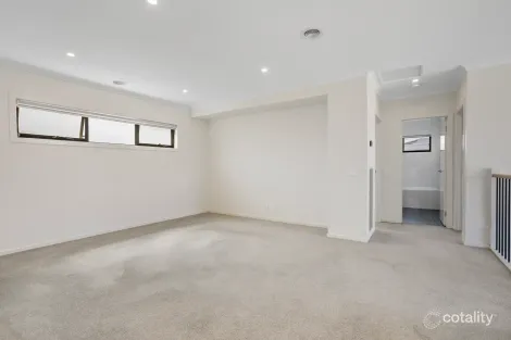 Property photo of 22 Bayvista Circuit Point Cook VIC 3030