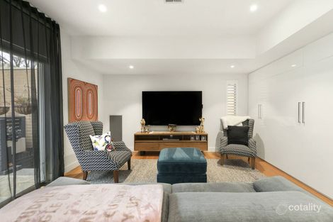 Property photo of 2/15 Esmale Street Strathmore VIC 3041