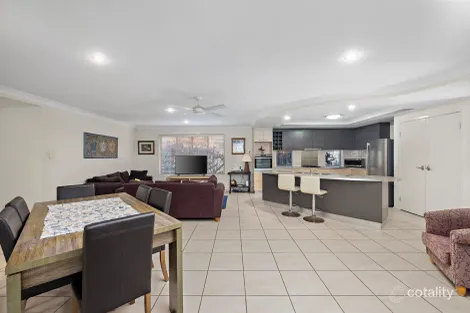 Property photo of 32 Bayshore Place Cleveland QLD 4163