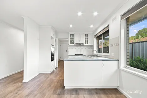 Property photo of 4 Wright Court Sale VIC 3850