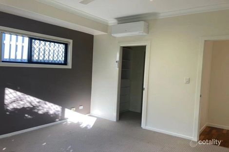 Property photo of 4 Entry Drive Merrimac QLD 4226