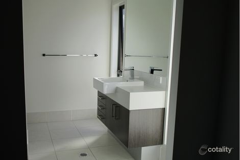 Property photo of 738 Oxenham Circuit Augustine Heights QLD 4300