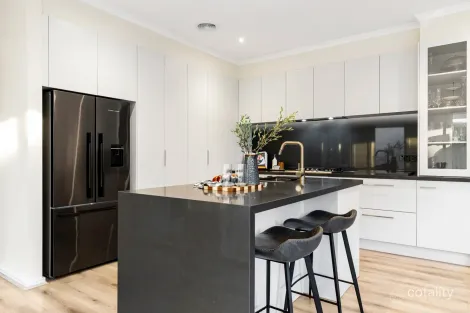 Property photo of 19 St Andrews Drive Heatherton VIC 3202