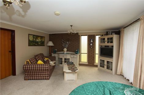 Property photo of 1 Quartok Avenue Werribee VIC 3030