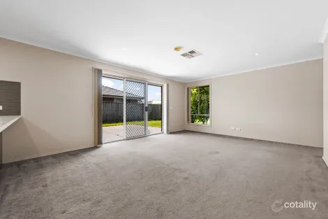 Property photo of 4 Dan Morgan Drive Cranbourne East VIC 3977
