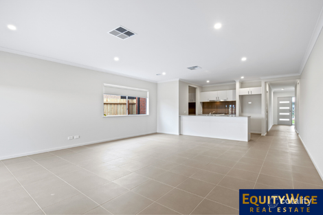 Property photo of 6 Communal Road Wyndham Vale VIC 3024