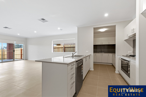 Property photo of 6 Communal Road Wyndham Vale VIC 3024