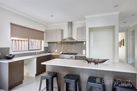 Property photo of 6 Howland Place Keysborough VIC 3173