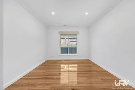 Property photo of 34 Thorngrove Avenue Craigieburn VIC 3064