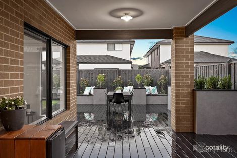 16 Petaluma Cres, Officer, VIC 3809