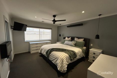 Property photo of 16 Maple Drive Romsey VIC 3434