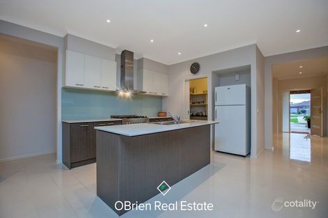 Property photo of 16 Curran Drive Officer VIC 3809