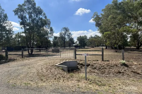 40 Racecourse Rd, Berrigan, NSW 2712