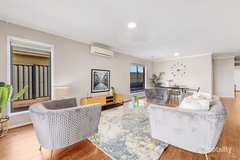 Property photo of 8 Polesden Mews Roxburgh Park VIC 3064