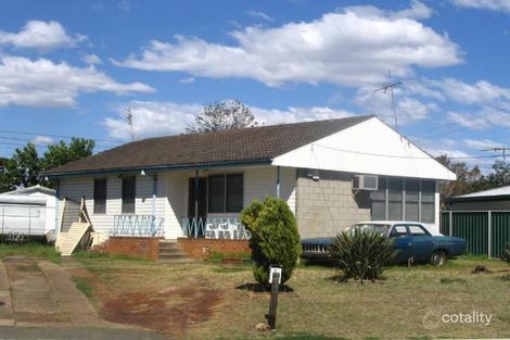 23 Tangaloa Cres, Lethbridge Park, NSW 2770
