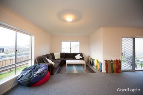 Property photo of 21 Victoria Cross Parade Wodonga VIC 3690